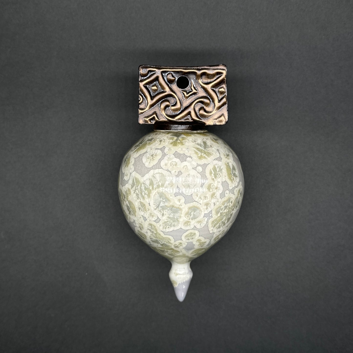 Wu-Lu Ornament in Cream Gold