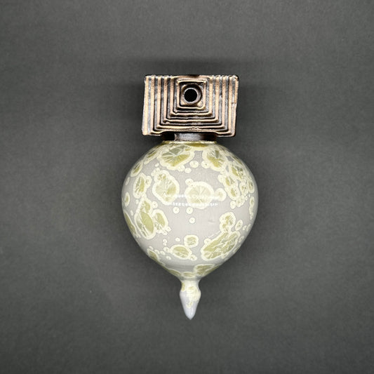 Wu-Lu Ornament in Cream Gold